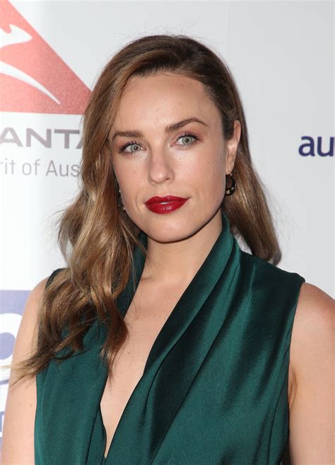 jessica mcnamee hot